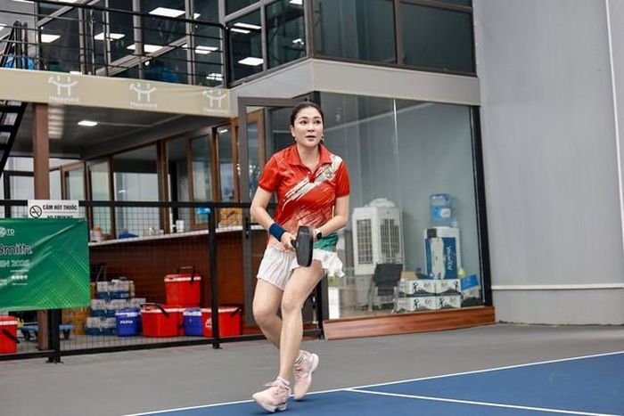 Nguyễn Thị Huyền chăm tập thể thao để nâng cao sức khỏe.