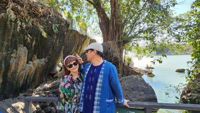 Để có được thành công ở nhiều lĩnh vực trong sự nghiệp, NSND Tạ Minh Tâm chia sẻ anh may mắn vì có vợ đồng hành từ lúc cơ hàn.