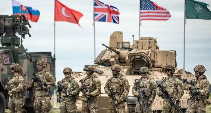 Bên cạnh đó, NATO còn phải dung hòa những ưu tiên an ninh khác nhau.