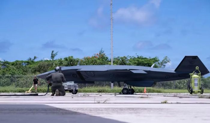 Trong khi đó, máy bay không người lái MQ-28 Ghost Bat đã được Không quân Hoàng gia Australia tiếp nhận 8 chiếc cấu hình Block 1.