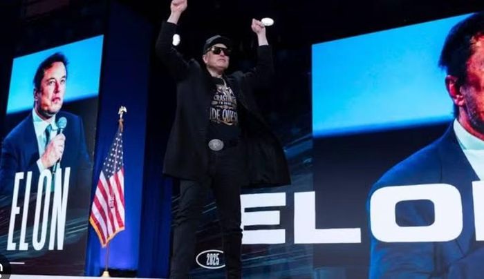 DOGE được thành lập theo sắc lệnh hành pháp do Tổng thống Donald Trump ký ngay trong ngày đầu tiên của nhiệm kỳ mới.