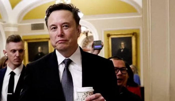 Ông Musk từng là một trong những nhà tài trợ lớn cho chiến dịch tranh cử của ông Trump năm 2024. Tuy nhiên, quan hệ giữa hai người sau đó xuất hiện nhiều bất đồng liên quan các chính sách kinh tế và ngân sách.