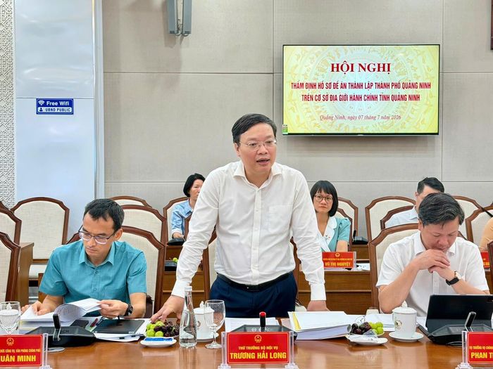 Thứ trưởng Bộ Nội vụ Trương Hải Long phát biểu tại buổi làm việc.