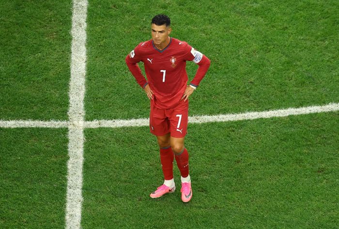  Trước trận gặp Tây Ban Nha, Ronaldo xác nhận World Cup 2026 là giải đấu cuối cùng của anh ở tuyển quốc gia. Dù lập kỷ lục về số lần góp mặt tại World Cup (6 lần), CR7 vẫn chưa thể chinh phục cúp vàng, danh hiệu hiếm hoi còn thiếu trong sự nghiệp. 