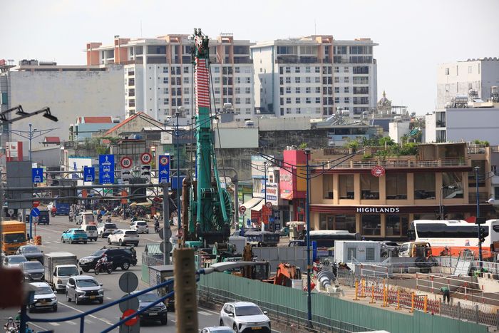  Cùng với ga ST5 (ga Lê Thị Riêng), ga ngầm ST10 là một trong hai nhà ga quan trọng nhất của tuyến metro số 2. Đây sẽ là vị trí xuất phát của hai máy khoan hầm TBM phục vụ công tác đào hầm ở giai đoạn tiếp theo. 