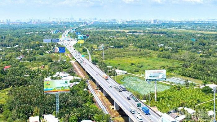 Đồng Nai là một trong những địa phương đứng đầu cả nước về số lượng các tuyến cao tốc đi qua. Ảnh: Báo Nhân Dân