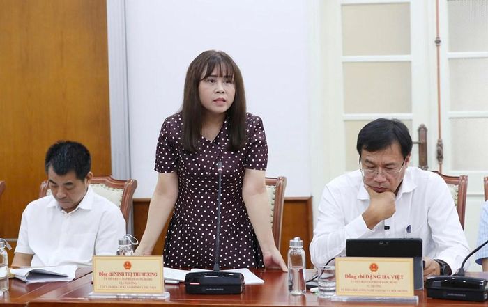 Cục trưởng Cục Văn hóa cơ sở, Gia đình và Thư viện Ninh Thị Thu Hương phát biểu tại hội nghị