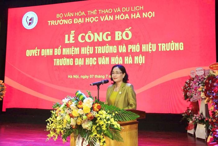Thứ trưởng Trịnh Thị Thủy phát biểu giao nhiệm vụ