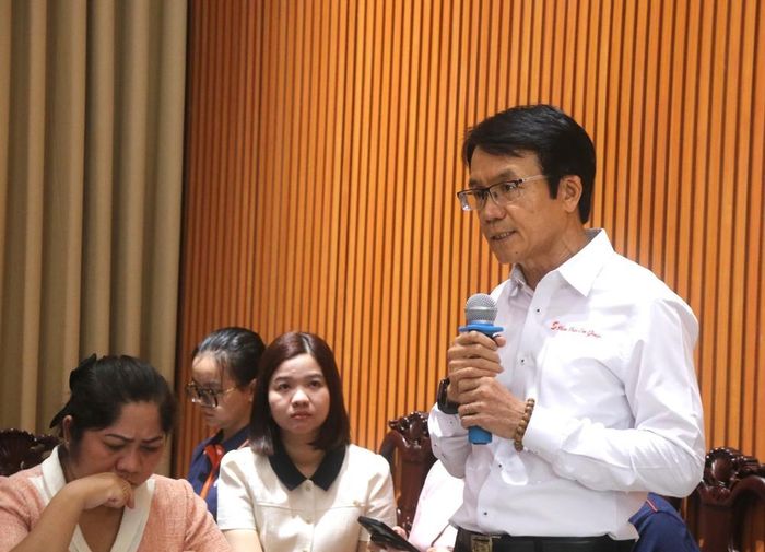 Ông Trần Việt Anh, Chủ tịch Hội Doanh nghiệp Đông Sài Gòn nêu lên một số thuận lợi, khó khăn trong chính sách hỗ trợ phát triển kinh tế tư nhân. Ảnh: Hứa Chung - TTXVN