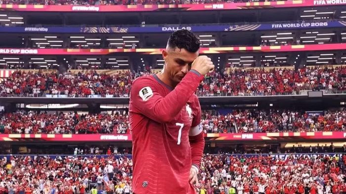 Ronaldo đã bật khóc khi trọng tài thổi còi kết thúc màn đọ sức giữa Bồ Đào Nha và Tây Ban Nha. (Ảnh: FIFA)