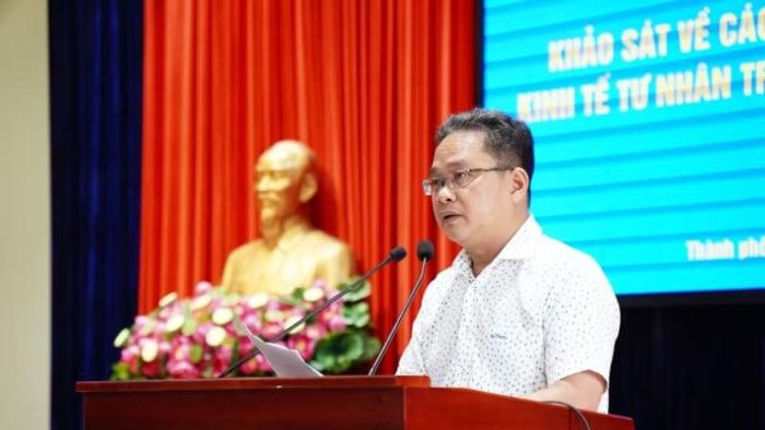 Ông Phạm Minh Tuấn, Phó Chủ tịch Ủy ban Mặt trận Tổ quốc Việt Nam Thành phố phát biểu khai mạc hội nghị.