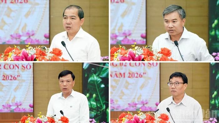 Đại diện các sở, ngành, địa phương, doanh nghiệp hưởng ứng phong trào thi đua.