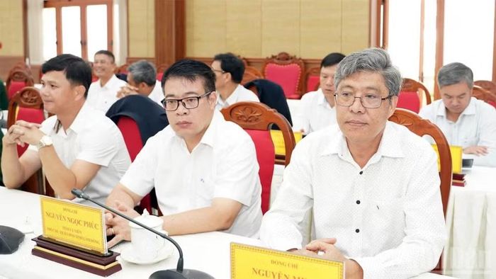 Lãnh đạo Ủy ban nhân dân tỉnh Lâm Đồng tại lễ phát động.