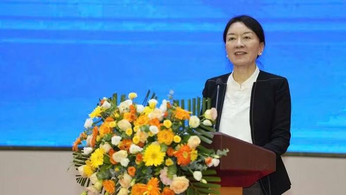 Đồng chí Lư Tân Ninh, Ủy viên Ban thường vụ Khu ủy, Phó Chủ tịch Chính quyền nhân dân Khu tự trị dân tộc Choang Quảng Tây, phát biểu tại hội nghị. (Ảnh: QMG)