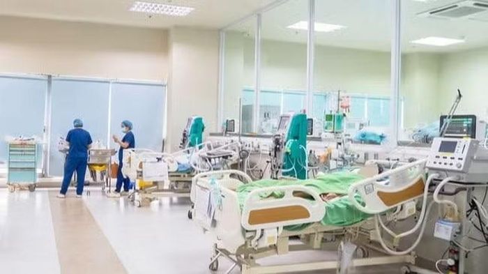 Nhiều trẻ đuối nước trong tình trạng nguy kịch đang được điều trị tại Khoa Điều trị tích cực Nội khoa, Bệnh viện Nhi Trung ương.