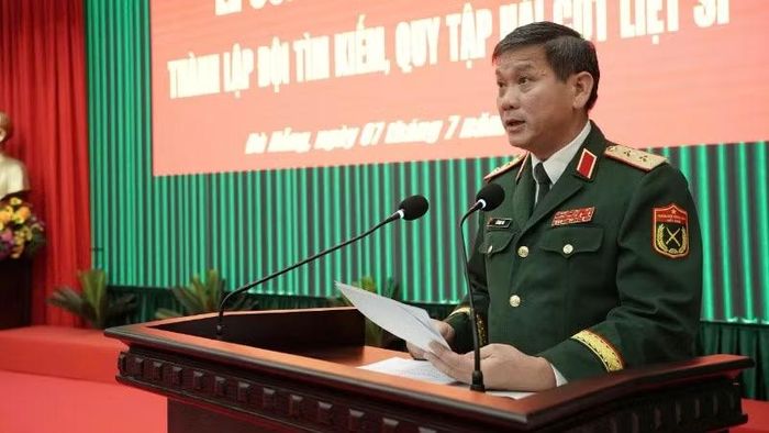 Trung tướng Lê Ngọc Hải, Tư lệnh Quân khu 5 phát biểu chỉ đạo buổi lễ.