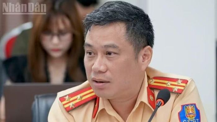 Thượng tá Nguyễn Hồng Long, Phó Trưởng Phòng Hướng dẫn tuyên truyền, điều tra, giải quyết tai nạn giao thông, Cục Cảnh sát giao thông (Bộ Công an).