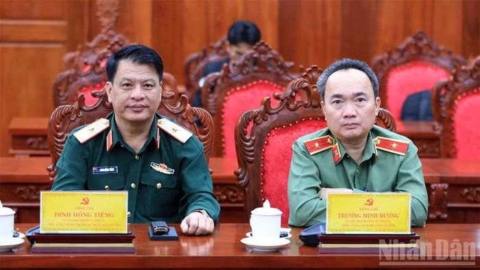Các đồng chí trong Ban Thường vụ Tỉnh ủy Lâm Đồng tham dự buổi làm việc.