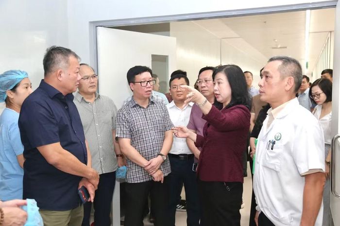 Bộ trưởng nhấn mạnh, bệnh viện cần xây dựng phương án khám, chữa bệnh và cấp cứu cụ thể, chi tiết.