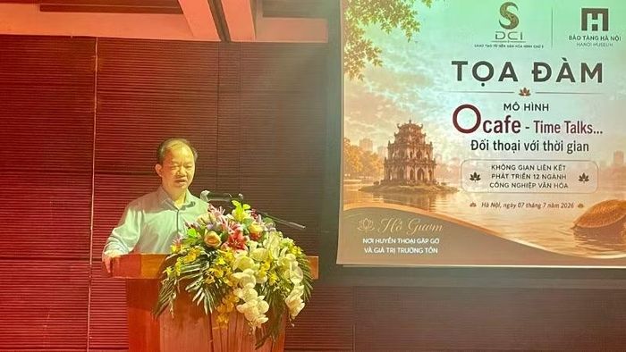 Phó Giáo sư, Tiến sĩ Bùi Hoài Sơn phát biểu.