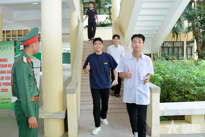 Thí sinh tham dự Kỳ thi đánh giá năng lực năm 2026 của Bộ Quốc phòng tại điểm thi Học viện Kỹ thuật Quân sự.