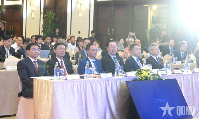 Phó thủ tướng Nguyễn Văn Thắng và các đại biểu dự lễ khai mạc.