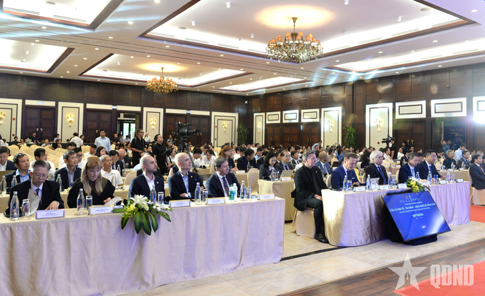 Đại diện các tổ chức quốc tế, chuyên gia, nhà khoa học dự lễ khai mạc.
