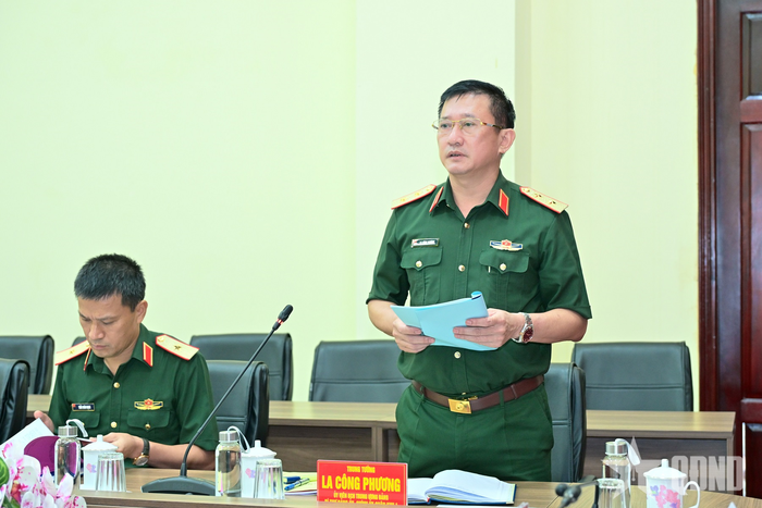 Trung tướng La Công Phương, Ủy viên Trung ương Đảng, Chính ủy Quân khu 1 phát biểu. 