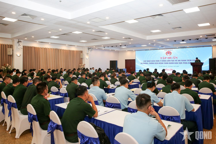  Quang cảnh lớp tập huấn. 