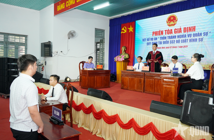Phiên tòa giả định xét xử vụ án "Trốn tránh nghĩa vụ quân sự" tại chương trình.