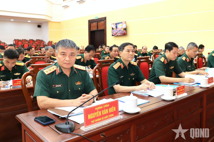 Lãnh đạo Bộ Quốc phòng, thủ trưởng Bộ Tổng Tham mưu dự hội nghị.