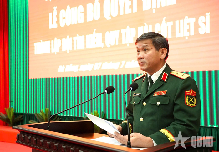 Trung tướng Lê Ngọc Hải, Ủy viên Trung ương Đảng, Tư lệnh Quân khu 5 phát biểu.