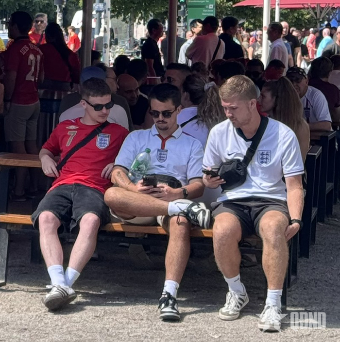 Gần như không có cổ động viên nào được đọc hồ sơ dự thầu World Cup 2026.