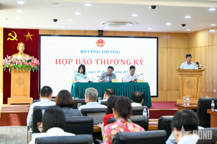  Quang cảnh cuộc họp báo. Ảnh: TRỌNG HẢI