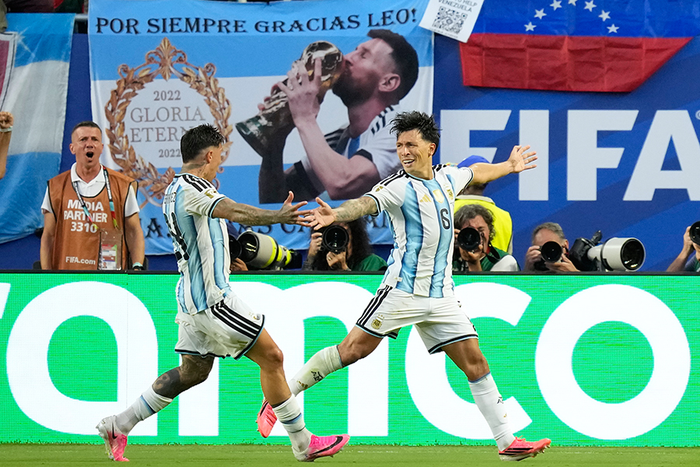 Các cầu thủ Argentina ghi bàn trong trận gặp Cape Verde. Ảnh: Opta