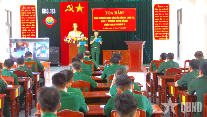  Quang cảnh tọa đàm ở Kho 182. 