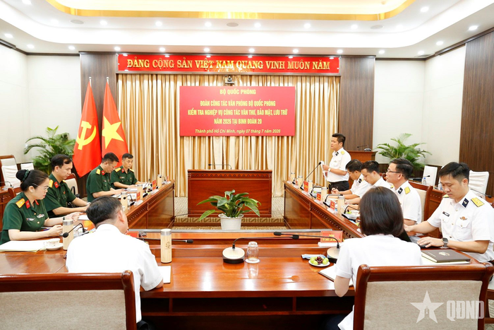Quang cảnh buổi làm việc.