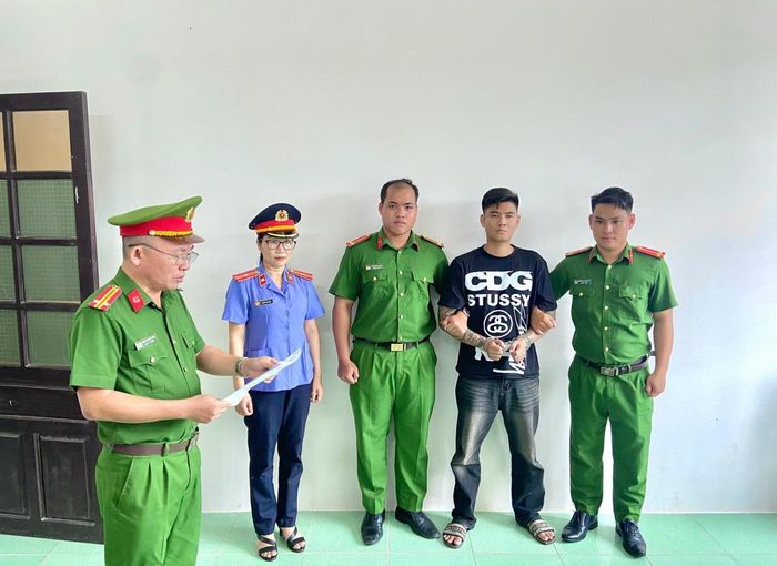 Tống đạt các quyết định đối với Đoàn Xuân Tấn.