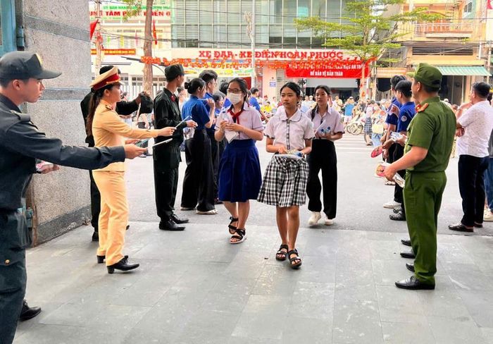 Quảng Ngãi tổ chức tuyển sinh vào lớp 10.