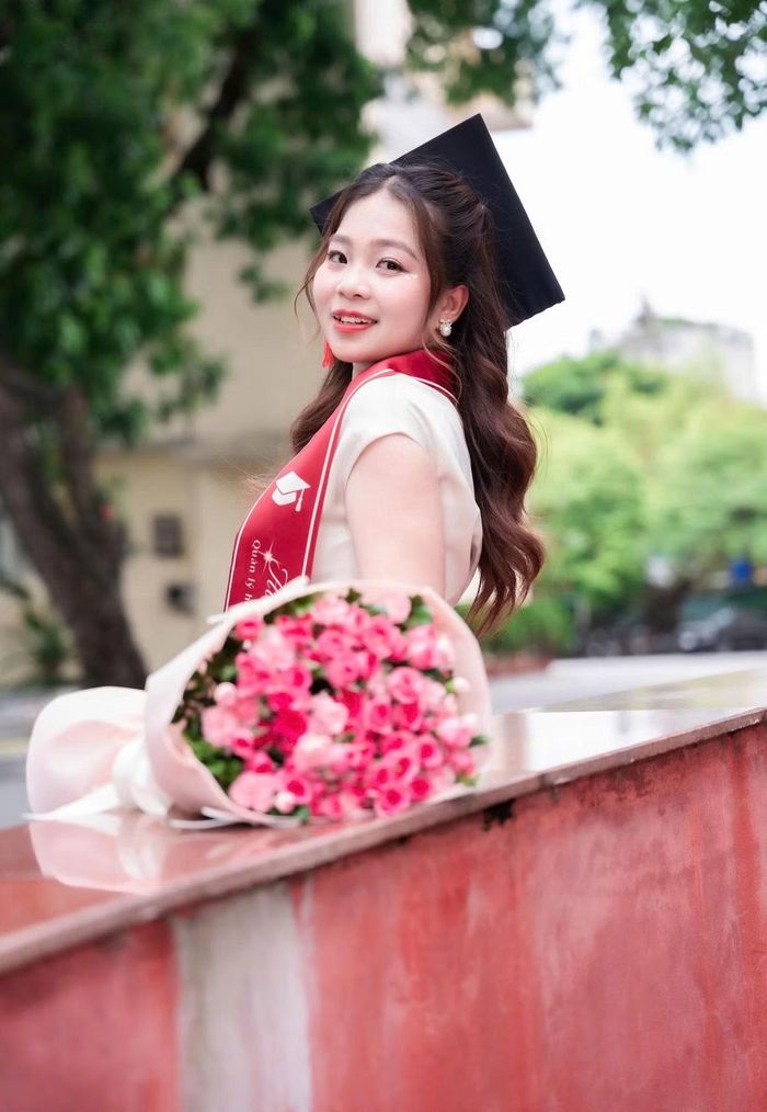 Hoàng Cẩm Tú và hành trình tại Học viện Báo chí và Tuyên truyền.
