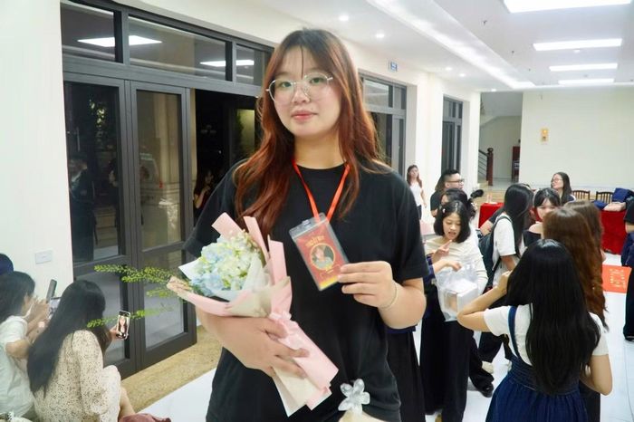 Diễm Hằng đã cải thiện được kỹ năng giao tiếp, làm việc nhóm và kỹ năng xử lý tình huống khi lựa chọn công việc này. (Ảnh: NVCC)