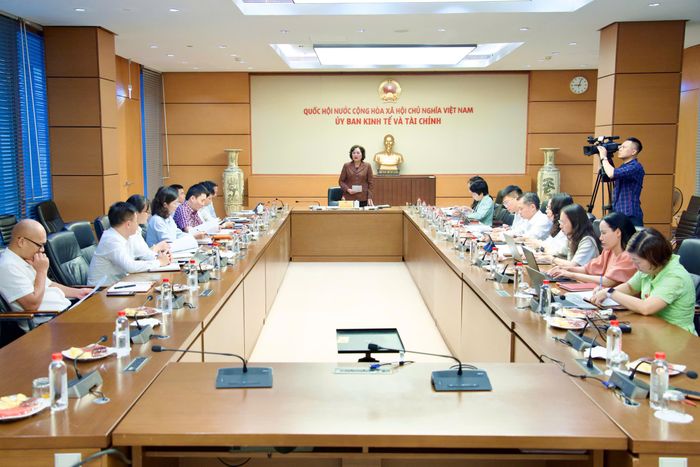 Quang cảnh buổi làm việc. Ảnh: CẨM HÀ