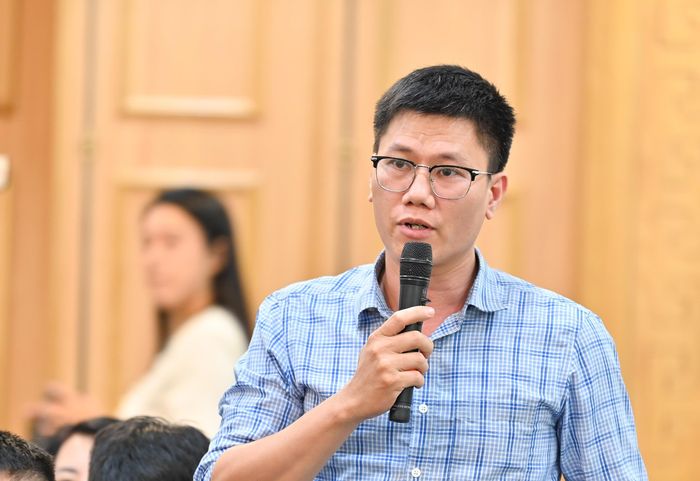  Phóng viên đặt câu hỏi tại cuộc họp báo. Ảnh: NAM NGUYỄN 