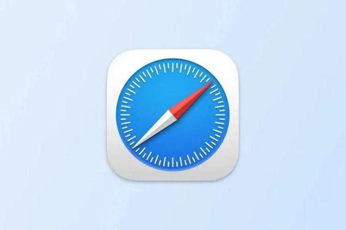 Safari cũng là một trong những ứng dụng được Apple tập trung sửa lỗi khi hàng loạt lỗ hổng trong WebKit - nền tảng xử lý nội dung web của trình duyệt - đã được khắc phục nhằm ngăn chặn nguy cơ các trang web độc hại vượt qua cơ chế bảo vệ, đánh cắp dữ liệu người dùng hoặc truy cập trái phép thông tin từ các website khác.