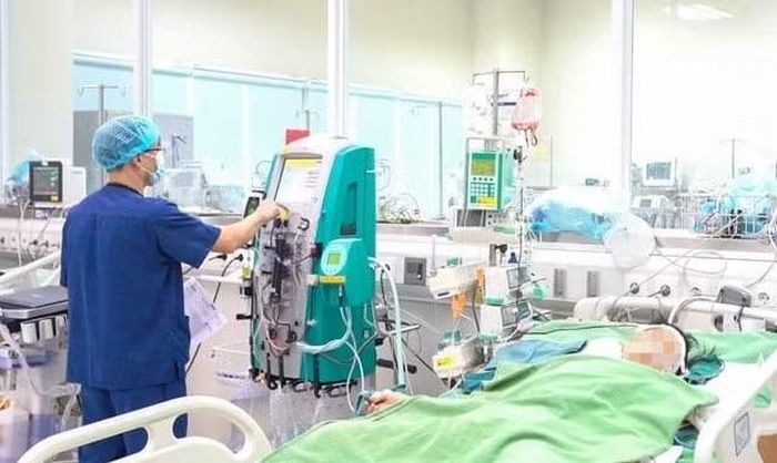 Hồi sức tích cực cho bệnh nhi đuối nước - Ảnh BVCC