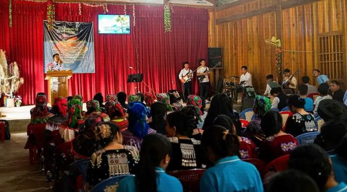 Quang cảnh buổi biểu diễn. Ảnh: Hữu Qui.