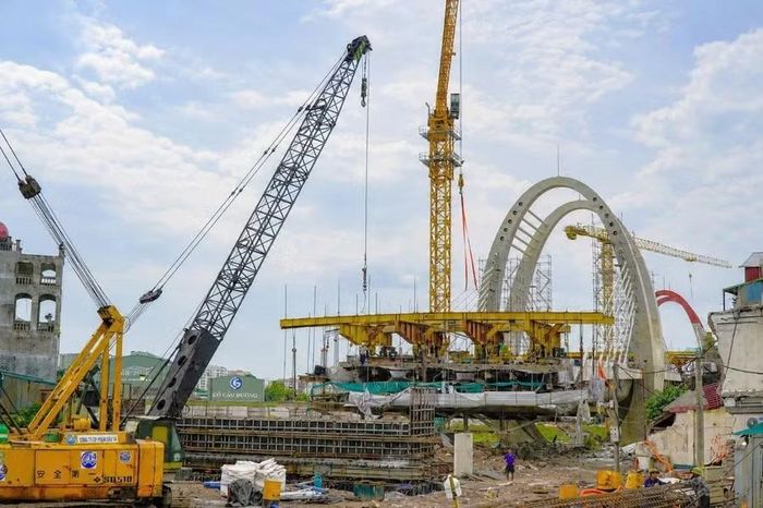 Sau khi hoàn thành, cầu Đuống mới được kỳ vọng sẽ góp phần giảm tải cho cửa ngõ Đông Bắc Thủ đô, đồng thời tạo điểm nhấn kiến trúc mới cho không gian đô thị ven sông.