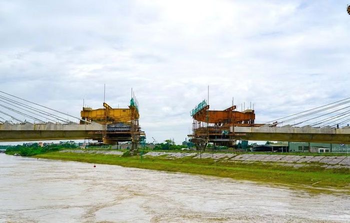 Theo mục tiêu ban đầu, cầu Đuống mới được dự kiến sẽ hoàn thành vào năm 2025. Tuy nhiên ,do vướng mắc trong công tác giải phóng mặt bằng, dự án đã buộc phải điều chỉnh tiến độ.