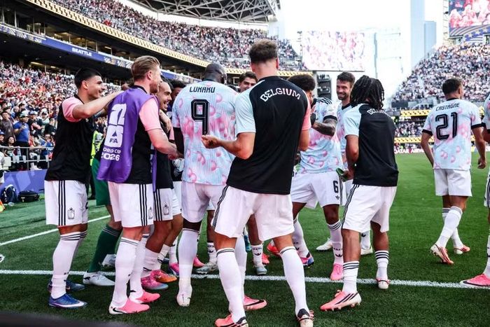 Romelu Lukaku cùng các đồng đội tái hiện điệu nhảy quen thuộc của Tổng thống Donald Trump sau chiến thắng 4-1 ở vòng 1/8 World Cup 2026. Ảnh: Shutterstock Editorial.