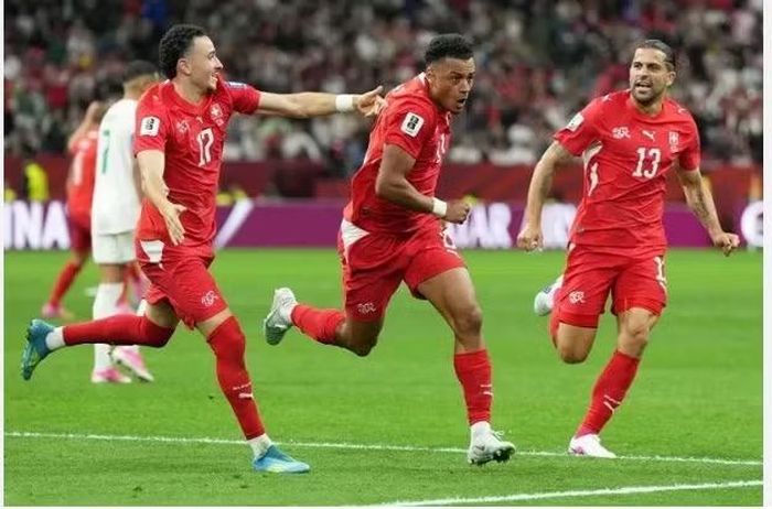 Trong lịch sử, Thụy Sĩ và Colombia đã đối đầu nhau 4 lần, trong đó đại diện Nam Mỹ chiếm ưu thế với 2 chiến thắng, 1 trận hòa và Thụy Sĩ chỉ có 1 lần giành chiến thắng.